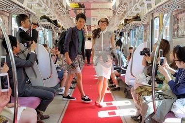 摇晃的电车上在线观看,在线重温经典电影摇晃的电车 第1张 摇晃的电车上在线观看,在线重温经典电影摇晃的电车 第1张